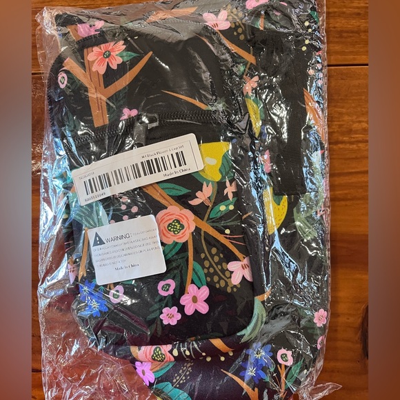 New Tumbler Sleeve with Adjustable Strap & Attached Zippered Pouch - Picture 12 of 16